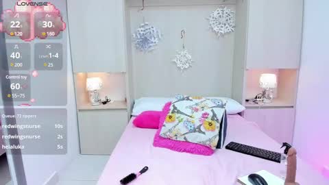 Snapshot of trishamoon chatting on 12.17.24 TRISHA online show from 12.17.24