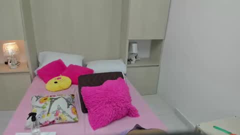 Snapshot of trishamoon chatting on 01.23.25 TRISHA online show from 01.23.25