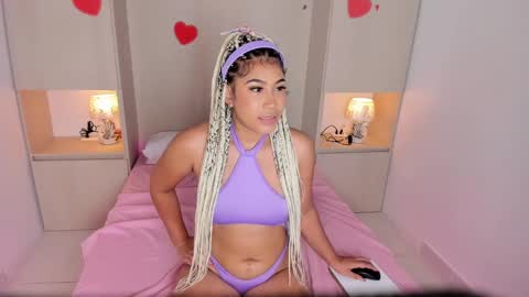Snapshot of trishamoon chatting on 02.18.25 TRISHA online show from 02.18.25