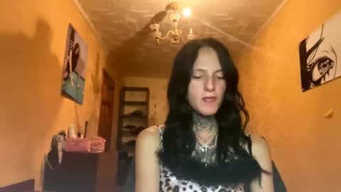 Snapshot of tristalevy chatting on 10.18.25  Sofa Im new here and so far I do not take off the panties online show from 10.18.25
