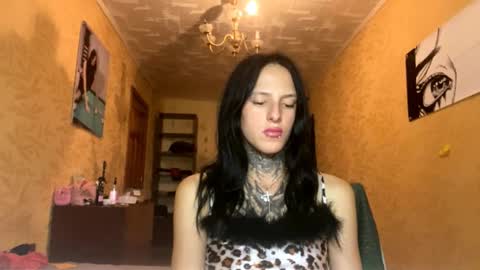 Snapshot of tristalevy chatting on 10.19.25  Sofa Im new here and so far I do not take off the panties online show from 10.19.25