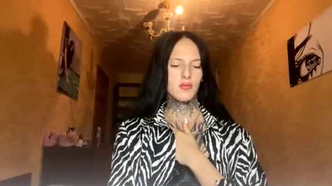 Snapshot of tristalevy chatting on 10.23.25  Sofa Im new here and so far I do not take off the panties online show from 10.23.25