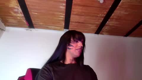 Snapshot of trix_ebony chatting on 10.16.25 trix_ebony online show from 10.16.25