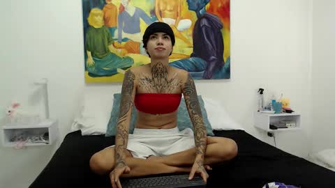 trixiandsuki online show from 09.20.25