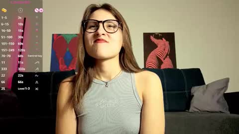 Snapshot of trixibell chatting on 10.11.25 trixibell online show from 10.11.25