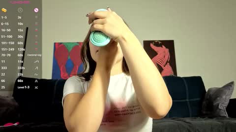 Snapshot of trixibell chatting on 10.14.25 trixibell online show from 10.14.25