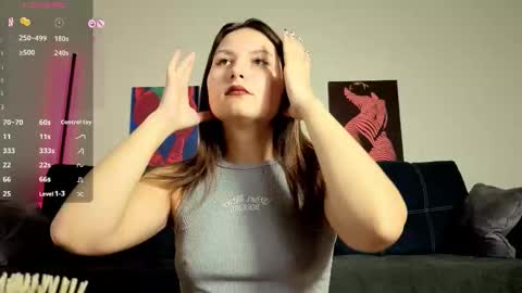 Snapshot of trixibell chatting on 10.15.25 trixibell online show from 10.15.25