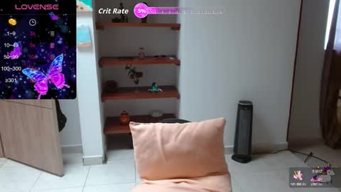 Snapshot of trixie_tangg chatting on 09.10.25 Kitty online show from 09.10.25