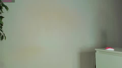 Trixie Taylor online show from 04.23.26