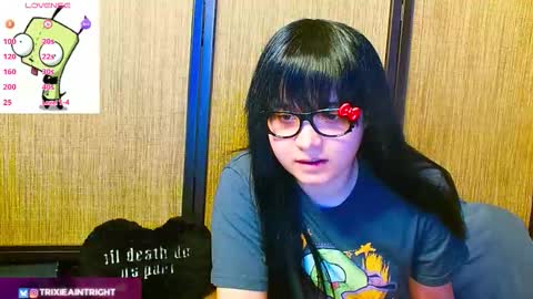 trixiedoescamcam online show from 11.17.25