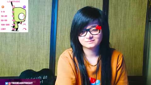 trixiedoescamcam online show from 11.26.25