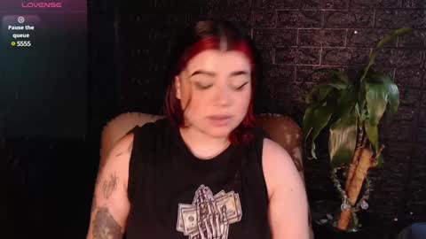 trixxiee_ online show from 12.14.24