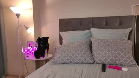 Alexandra online show from 02.12.25