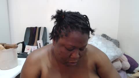 Snapshot of truebella30 chatting on 01.01.25 TrueBella30 online show from 01.01.25