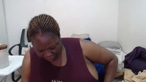 Snapshot of truebella30 chatting on 02.02.25 TrueBella30 online show from 02.02.25