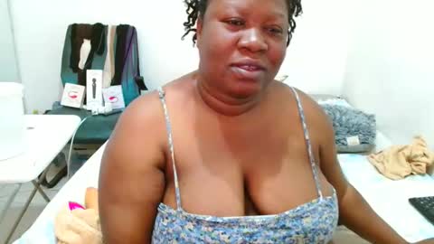 Snapshot of truebella30 chatting on 09.14.25 TrueBella30 online show from 09.14.25