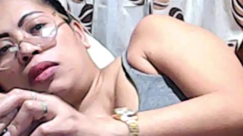 Snapshot of truefilipinabeauty chatting on 10.09.25 emily online show from 10.09.25