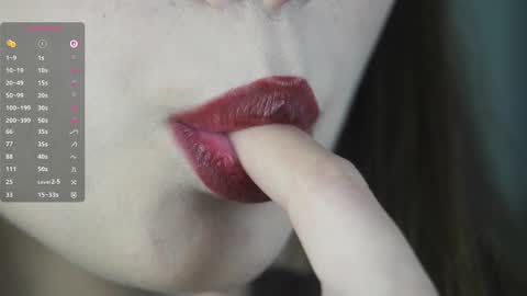 Snapshot of truegrace chatting on 09.18.25 Grace online show from 09.18.25