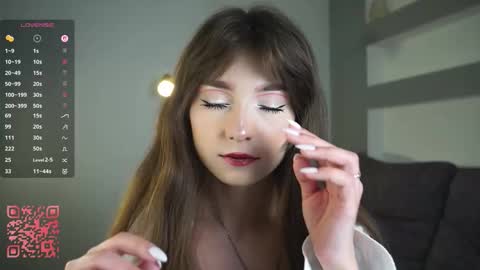 Snapshot of truegrace chatting on 09.27.25 Grace online show from 09.27.25