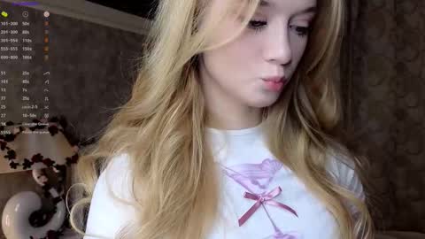 Snapshot of truuuly_yours chatting on 11.01.25 Bethany online show from 11.01.25