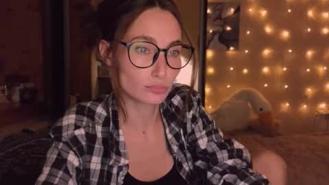 Snapshot of trying2fit chatting on 09.23.25 trying2fit online show from 09.23.25