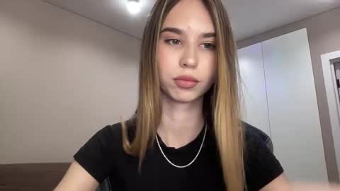 Snapshot of tryme_muse chatting on 11.13.25 tryme_muse online show from 11.13.25