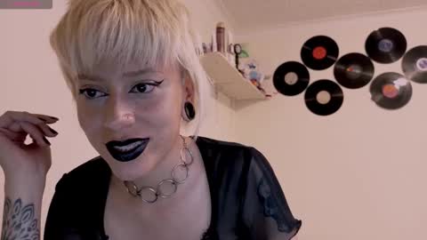 Snapshot of tryp666 chatting on 10.08.25 Cait online show from 10.08.25