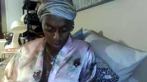 Amber White online show from 11.05.25