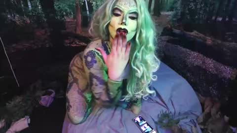 Snapshot of tsblondienyc chatting on 10.24.25 Jessie online show from 10.24.25