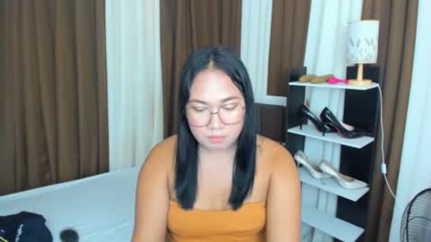Snapshot of tsuncutkaren chatting on 09.11.25 Karen Oquio online show from 09.11.25