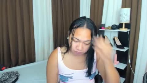 Snapshot of tsuncutkaren chatting on 09.16.25 Karen Oquio online show from 09.16.25