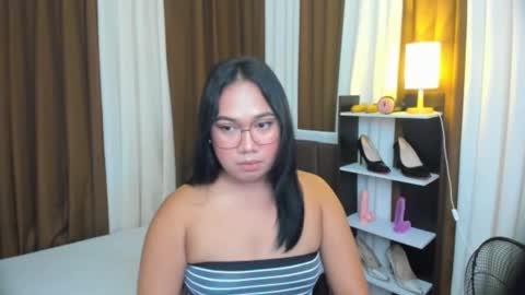Snapshot of tsuncutkaren chatting on 09.25.25 Karen Oquio online show from 09.25.25