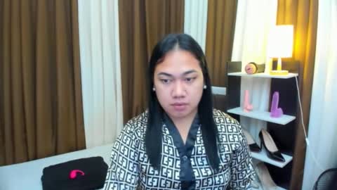Snapshot of tsuncutkaren chatting on 10.17.25 Karen Oquio online show from 10.17.25