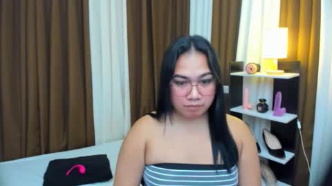 Snapshot of tsuncutkaren chatting on 10.27.25 Karen Oquio online show from 10.27.25