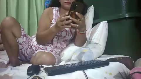 Snapshot of tuchmegently chatting on 09.12.25 Mae online show from 09.12.25