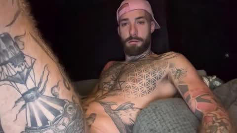 Snapshot of tuhands chatting on 10.08.25 Tuhands online show from 10.08.25