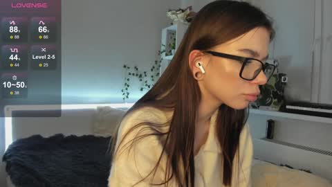 Hi everyone my name is Tina Id love it if you could help make sense of it here  online show from 12.07.24