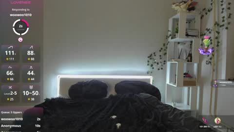 Hi everyone my name is Tina Id love it if you could help make sense of it here  online show from 12.16.24