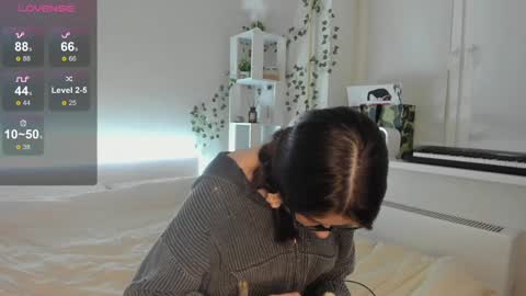 Hi everyone my name is Tina Id love it if you could help make sense of it here  online show from 02.01.25