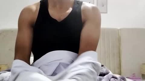 Snapshot of tunisiensexyguy chatting on 12.23.24 TunisienSexyGuy online show from 12.23.24