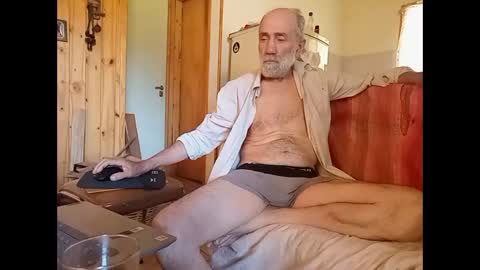Papi Facu online show from 12.26.24