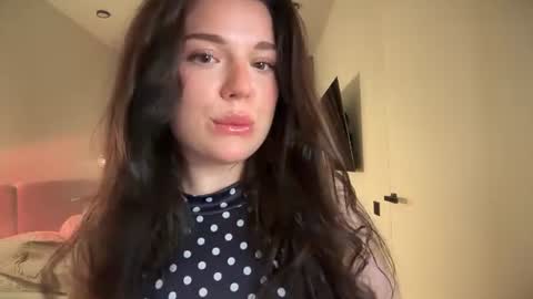 Snapshot of tutti_frutti_ chatting on 06.26.26 Ariana online show from 06.26.26