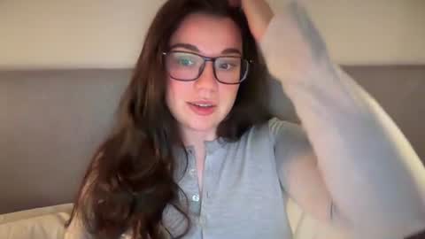 Snapshot of tutti_frutti_ chatting on 07.21.26 Ariana online show from 07.21.26