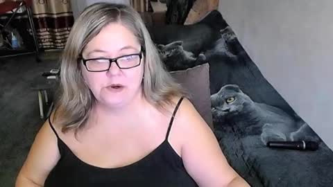 Lana online show from 10.14.25