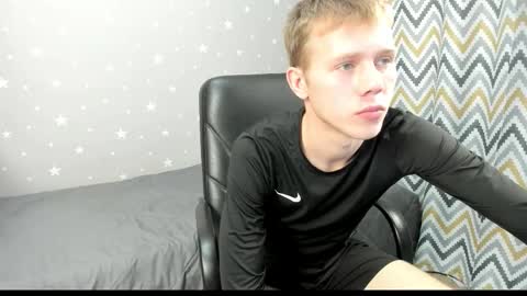 Snapshot of twelveeek chatting on 10.16.25 Angus online show from 10.16.25