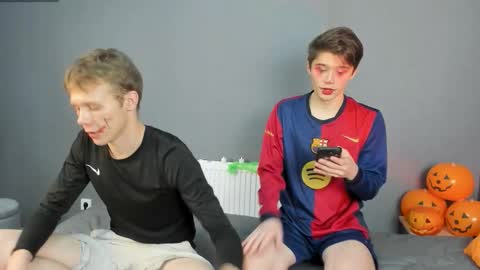 Snapshot of twelveeek chatting on 11.01.25 Angus online show from 11.01.25