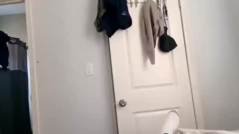 Snapshot of twest84 chatting on 10.10.25 twest84 online show from 10.10.25