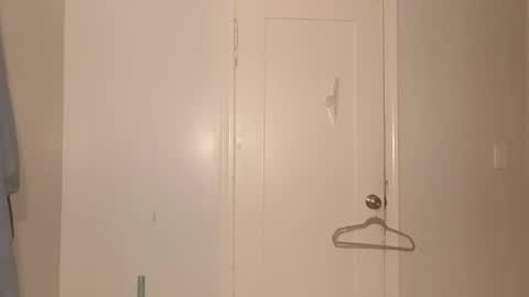 Snapshot of twest84 chatting on 10.29.25 twest84 online show from 10.29.25