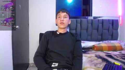 Snapshot of twink_daren chatting on 02.25.25 Mr Daren online show from 02.25.25