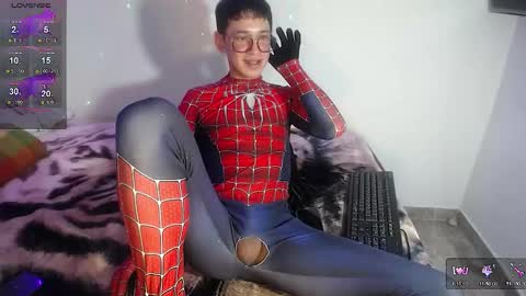 Snapshot of twink_daren chatting on 02.28.25 Mr Daren online show from 02.28.25